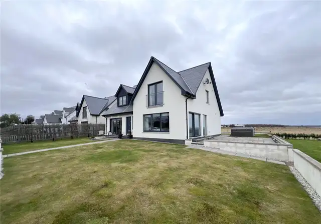 Sea La Vie, Barbaraville, Invergordon, IV18 0NA