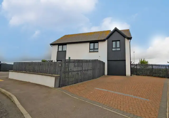1 Seafield Circle