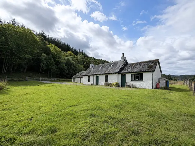 6 Easter Mandally, Mandally, Invergarry, PH35 4HP