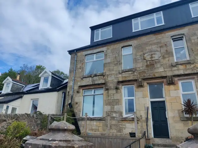 Heatherbloom Flat 3 Shore Road, Strone, PA23 8TA