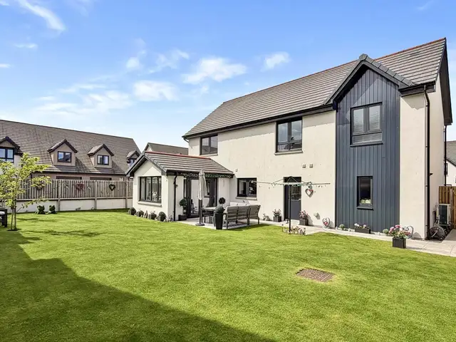 Royal Troon Drive, Elgin
