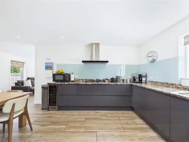 1, Lodge Park, Newtonmore, PH20 1AB