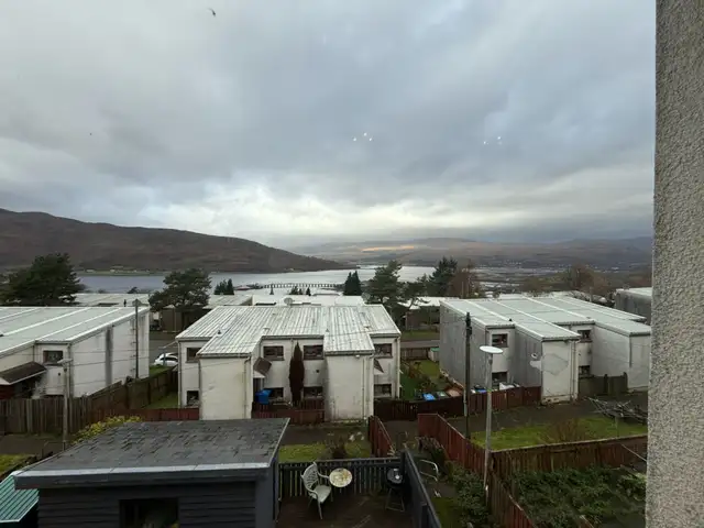 17 Wallace Place, Fort William, PH33 6HR