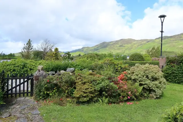 Inbhireigh, 2 Francis Street, Dornie, Kyle, IV40 8EJ
