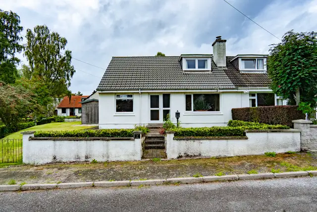 2 Cnoc Ruadh, Alness IV17 0YF