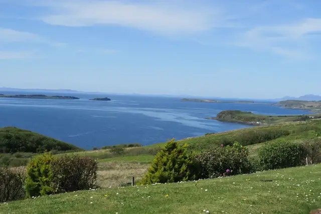 Hillside, 34 Lochbay, Waternish, Isle of Skye IV55 8GD