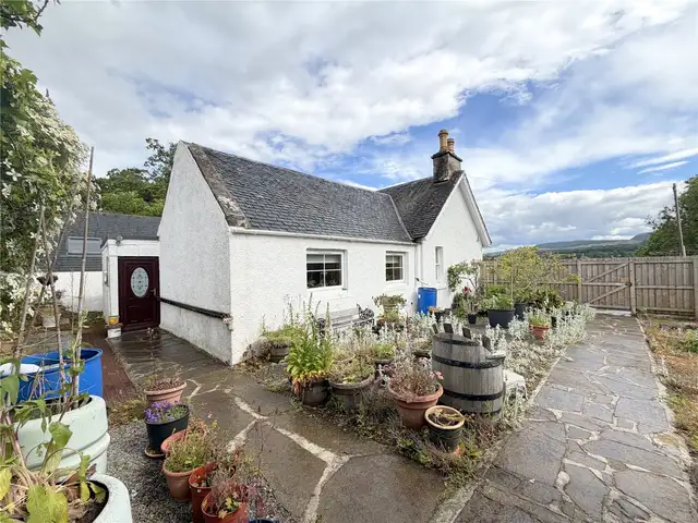 1 Moy Bridge, Muir Of Ord, IV6 7UY