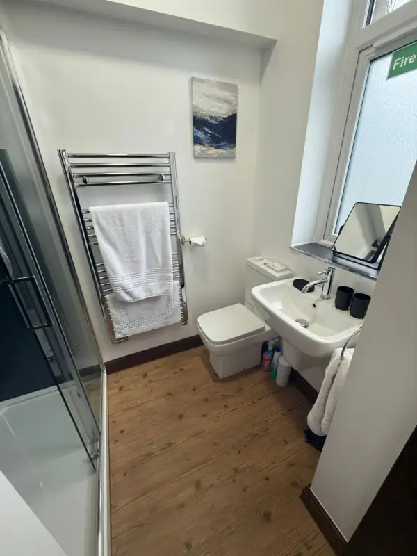 Bank House Bed & Breakfast & Bank Apartment Station Road, Fort Augustus., Inverness-shire, PH32 4AY