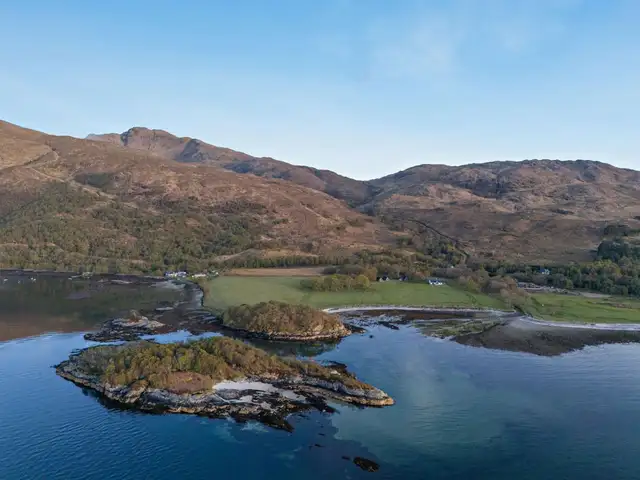 The Whole - Tigh an Eilean, Roshven, Glenuig, Lochailort, PH38 4NB